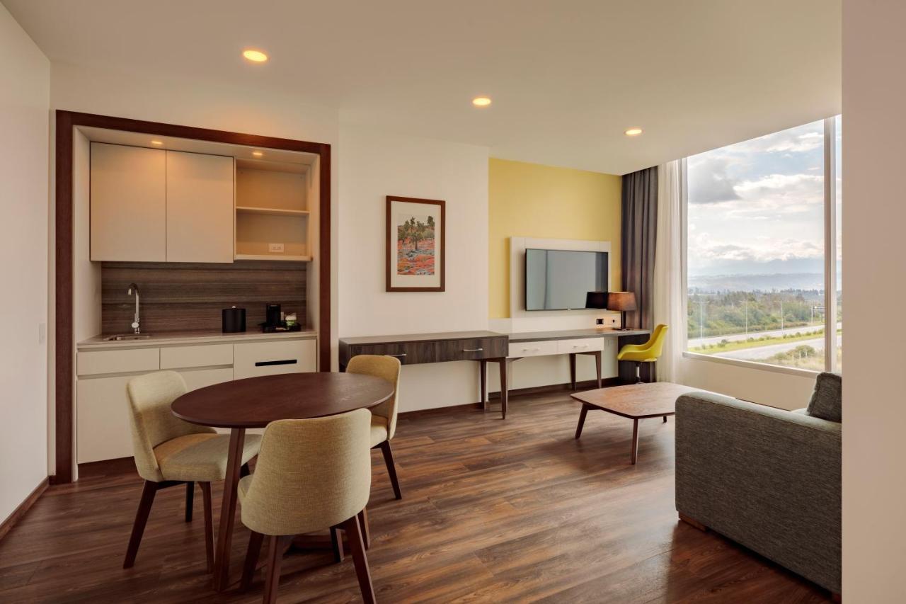Holiday Inn - Quito Airport By Ihg Tababela Zewnętrze zdjęcie Suite