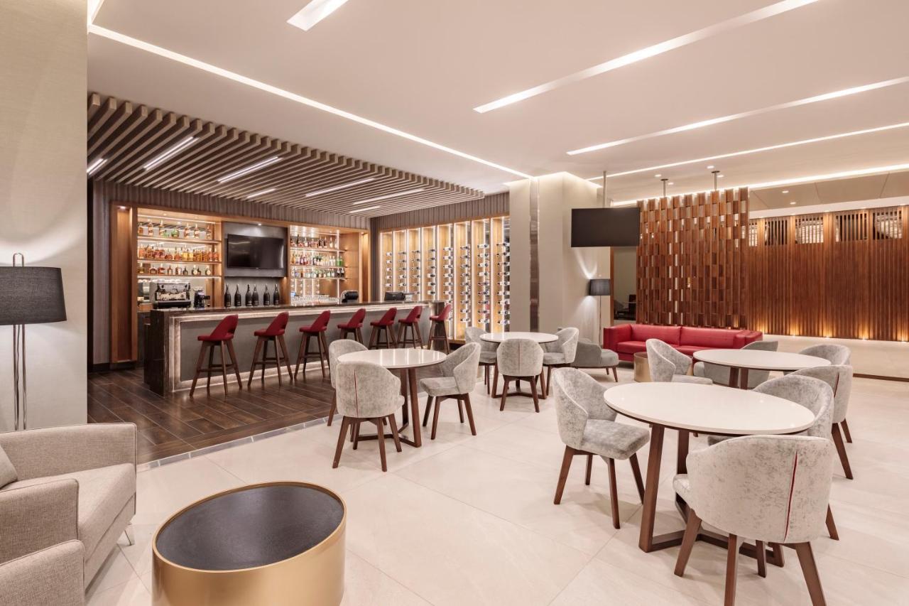 Holiday Inn - Quito Airport By Ihg Tababela Zewnętrze zdjęcie The lounge at the airport