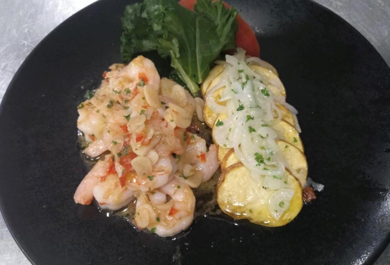 Holiday Inn - Quito Airport By Ihg Tababela Zewnętrze zdjęcie Shrimp and scallop